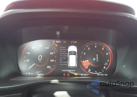 2020 Volvo Xc40 T4 Momentum z USA, uszkodzony, nr VIN YV4AC2HK1L2211114